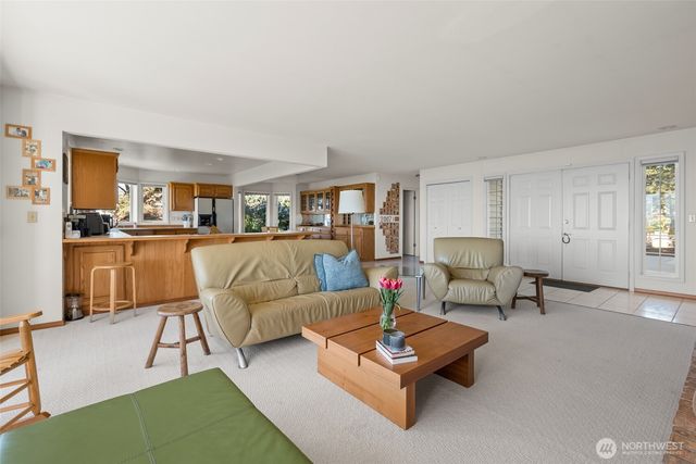 1889 West Beach Road, Oak Harbor, WA 98277