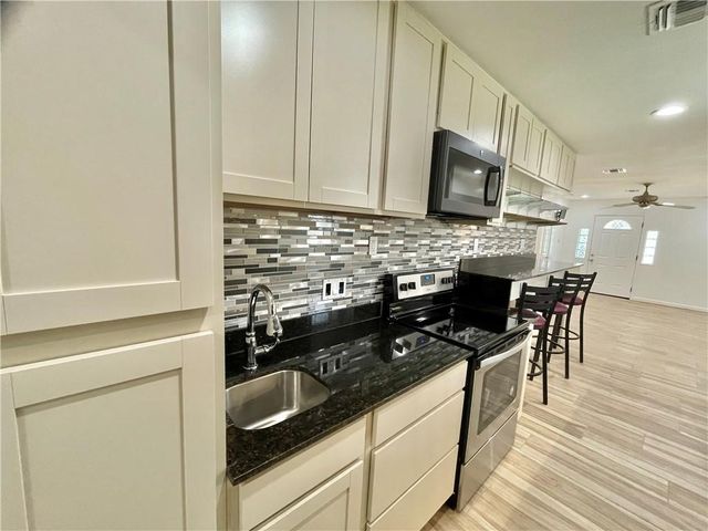 1238 Baywood Lane, Corpus Christi, TX 78418