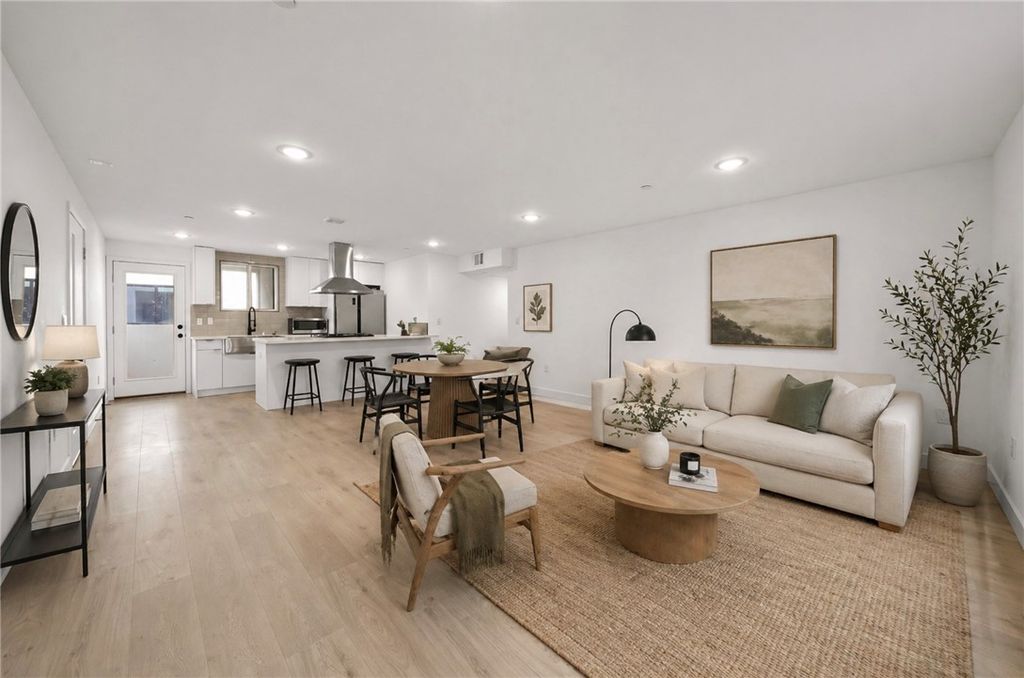 169 S Hoover Street, Los Angeles, CA 90004
