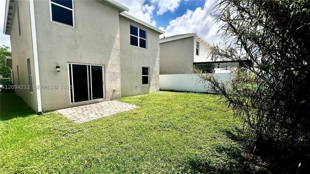 619 NE 4th St, Florida City, FL 33034