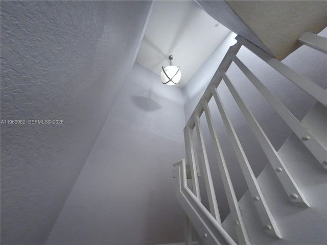 130 Jacaranda Country Club Dr 203, Plantation, FL 33324