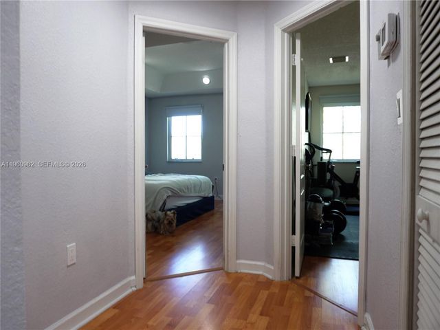 130 Jacaranda Country Club Dr 203, Plantation, FL 33324