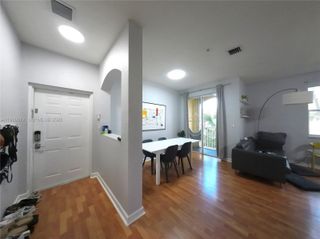 130 Jacaranda Country Club Dr 203, Plantation, FL 33324