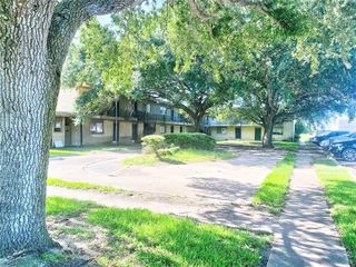 201 S Kaysie Street 12, Angleton, TX 77515