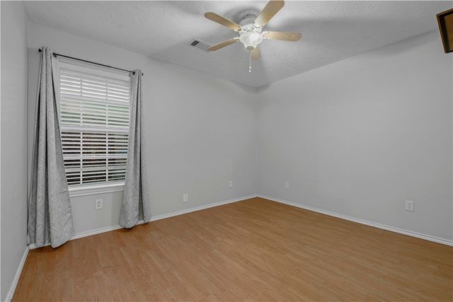 1303 Mullins Loop N, College Station, TX 77845