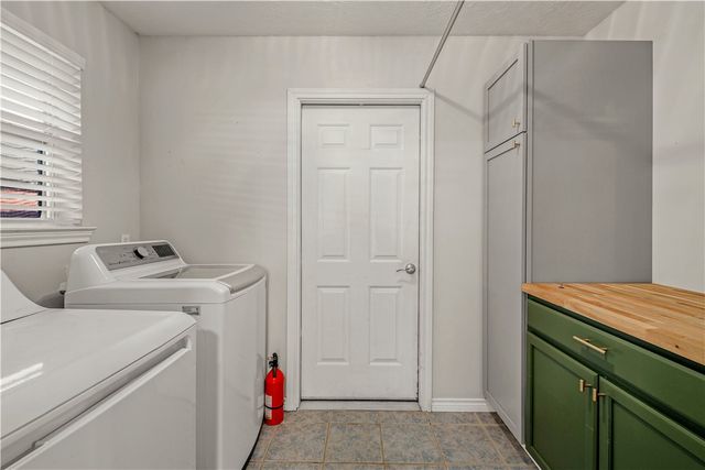 1303 Mullins Loop N, College Station, TX 77845