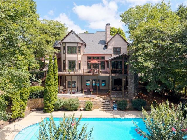 635 Vinings Estates SE Drive, Smyrna, GA 30126