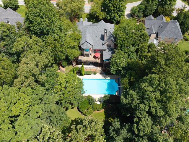 635 Vinings Estates SE Drive, Smyrna, GA 30126