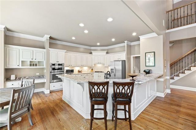 635 Vinings Estates SE Drive, Smyrna, GA 30126