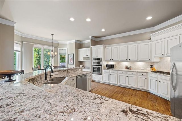 635 Vinings Estates SE Drive, Smyrna, GA 30126