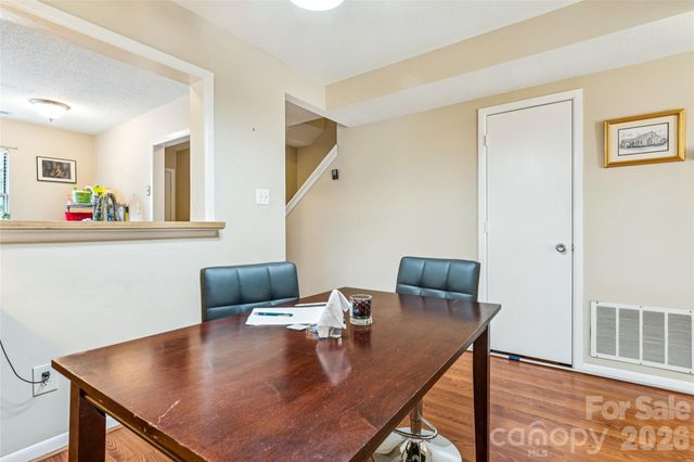 2921 Heathstead Place, Charlotte, NC 28210
