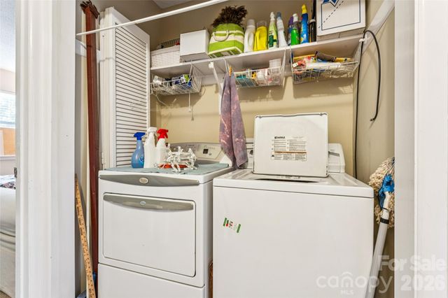 2921 Heathstead Place, Charlotte, NC 28210