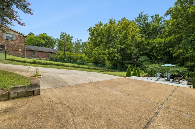 1109 Taylor Town Rd, White Bluff, TN 37187