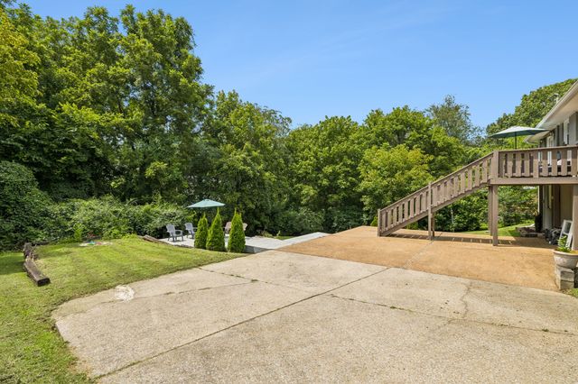 1109 Taylor Town Rd, White Bluff, TN 37187