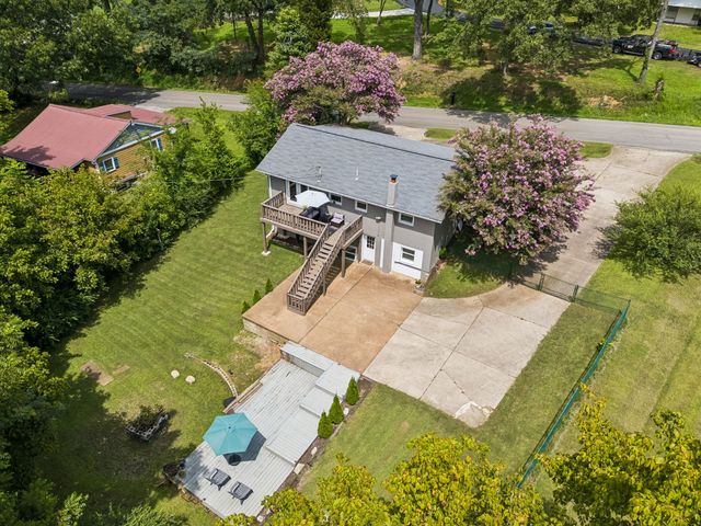 1109 Taylor Town Rd, White Bluff, TN 37187