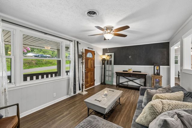 1109 Taylor Town Rd, White Bluff, TN 37187