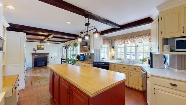 110 Cross St, Andover, MA 01810
