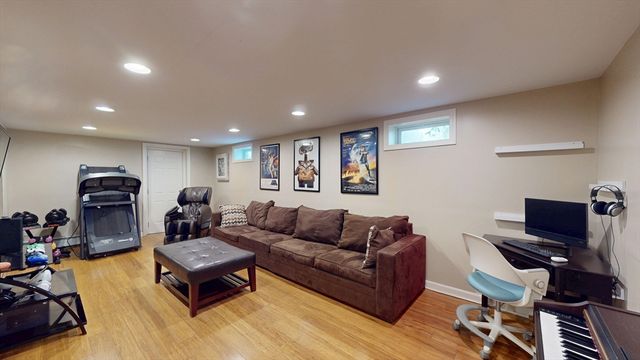110 Cross St, Andover, MA 01810