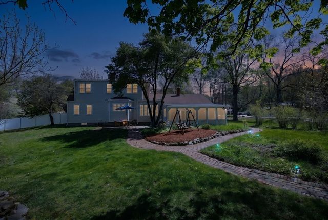 110 Cross St, Andover, MA 01810