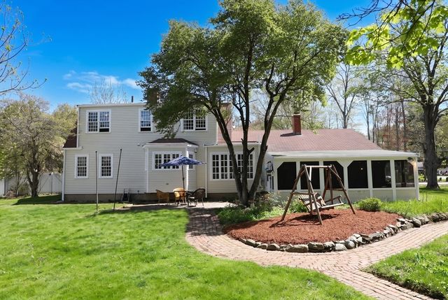 110 Cross St, Andover, MA 01810