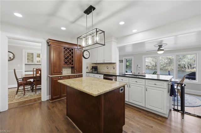 2557 Five Point CT, Virginia Beach, VA 23454