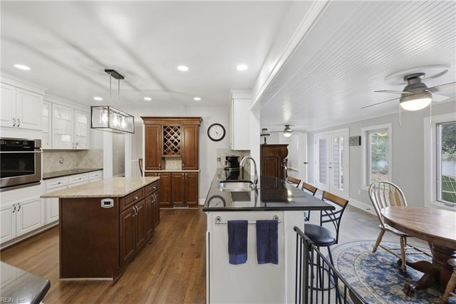 2557 Five Point CT, Virginia Beach, VA 23454