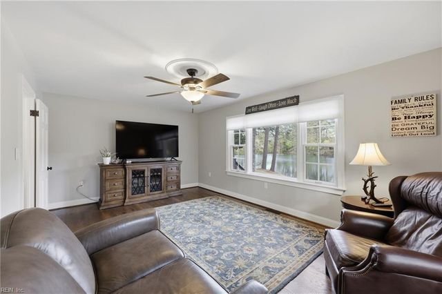 2557 Five Point CT, Virginia Beach, VA 23454