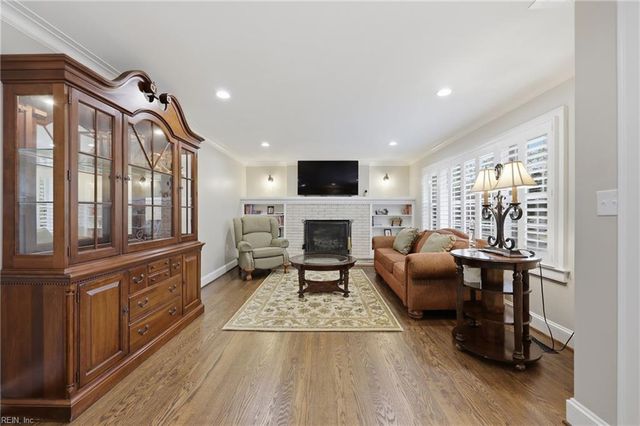 2557 Five Point CT, Virginia Beach, VA 23454