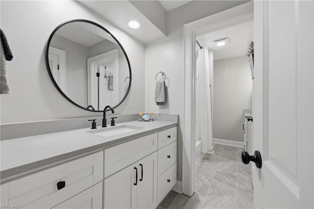 2557 Five Point CT, Virginia Beach, VA 23454