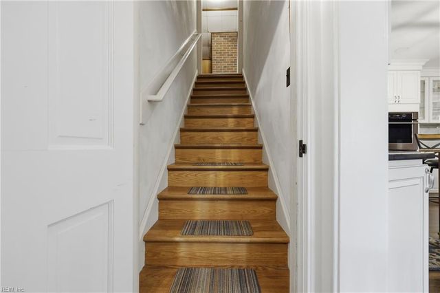 2557 Five Point CT, Virginia Beach, VA 23454