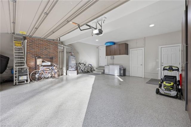 2557 Five Point CT, Virginia Beach, VA 23454