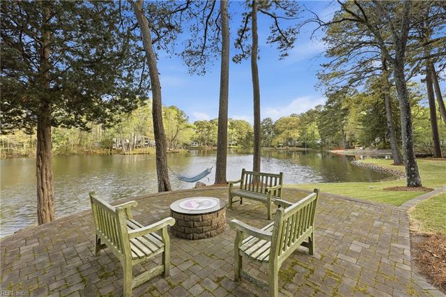 2557 Five Point CT, Virginia Beach, VA 23454