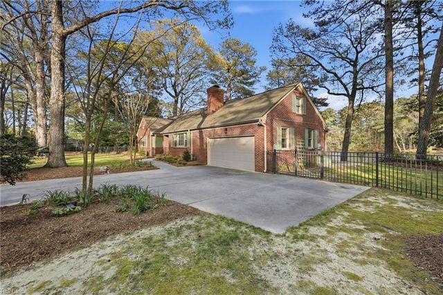 2557 Five Point CT, Virginia Beach, VA 23454