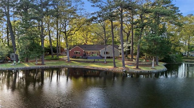 2557 Five Point CT, Virginia Beach, VA 23454