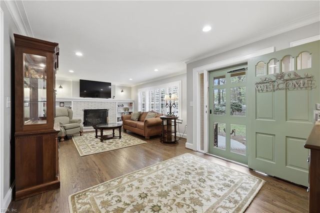 2557 Five Point CT, Virginia Beach, VA 23454