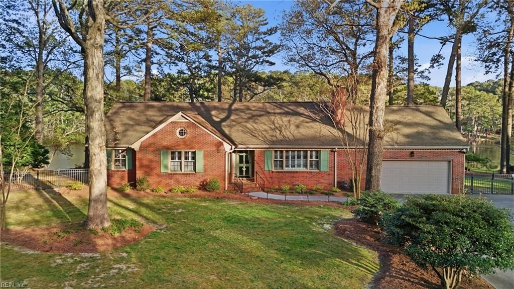 2557 Five Point CT, Virginia Beach, VA 23454