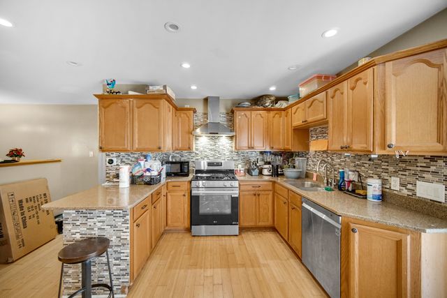 323 Karen Avenue, Romeoville, IL 60446
