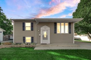 323 Karen Avenue, Romeoville, IL 60446