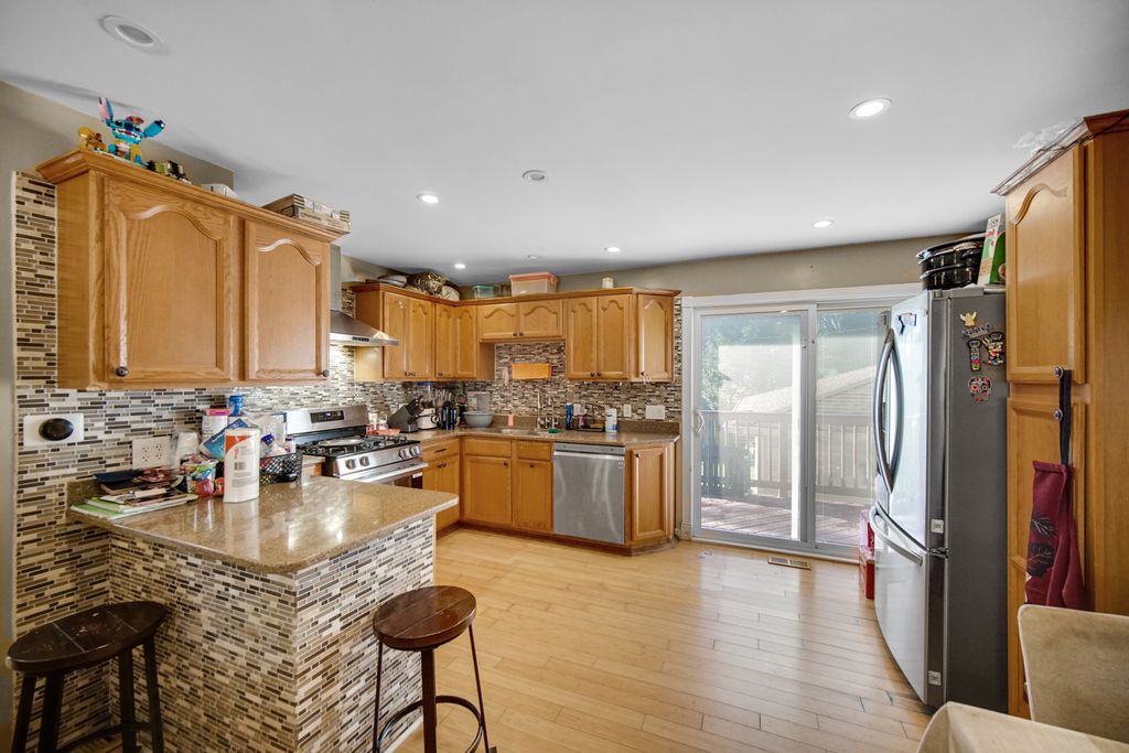 323 Karen Avenue, Romeoville, IL 60446 — photo 5
