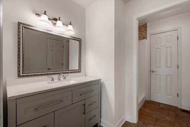 717 Mount Carmel Pl, Nashville, TN 37205