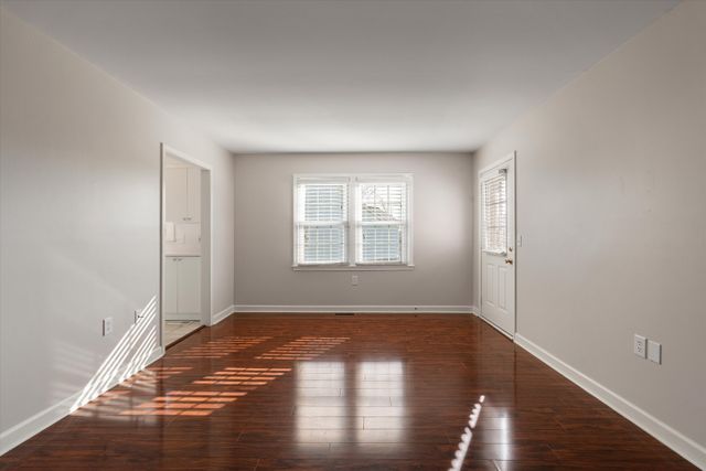 717 Mount Carmel Pl, Nashville, TN 37205