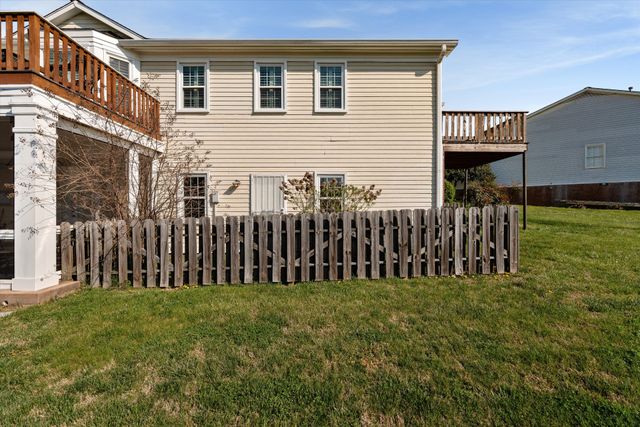 717 Mount Carmel Pl, Nashville, TN 37205