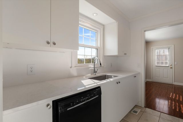 717 Mount Carmel Pl, Nashville, TN 37205