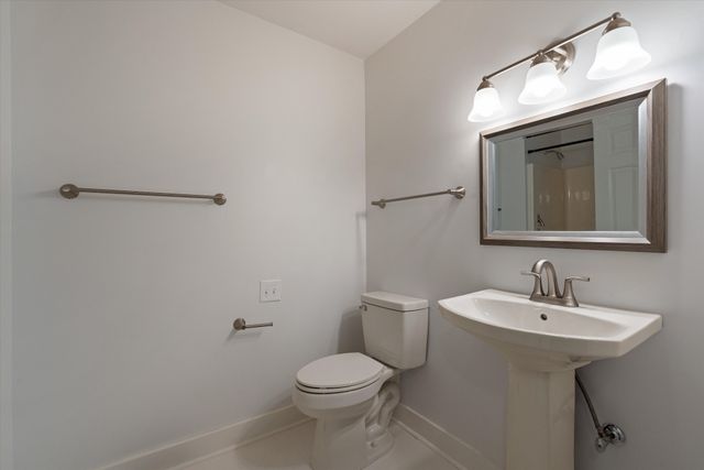 717 Mount Carmel Pl, Nashville, TN 37205