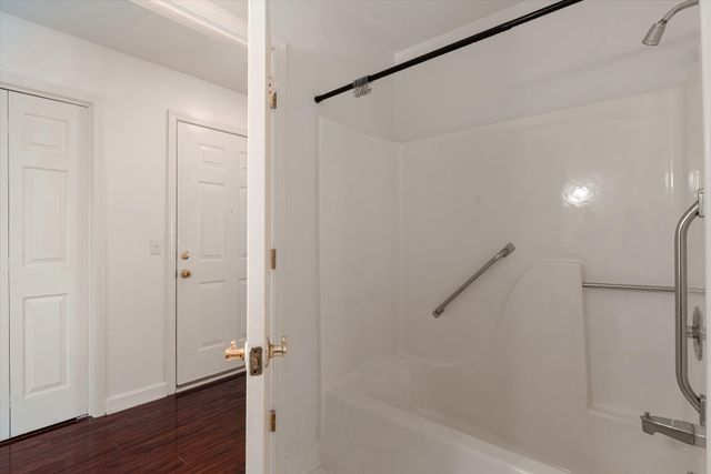 717 Mount Carmel Pl, Nashville, TN 37205