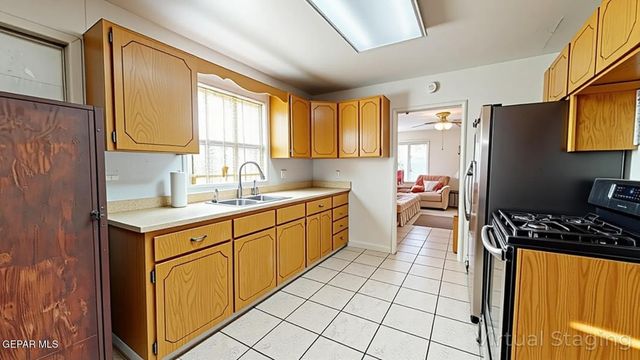 3829 MCCONNELL Avenue, El Paso, TX 79904