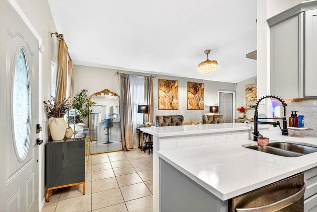 519 29TH AVENUE W, Bradenton, FL 34205