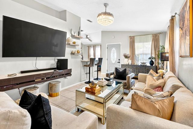 519 29TH AVENUE W, Bradenton, FL 34205