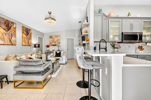 519 29TH AVENUE W, Bradenton, FL 34205