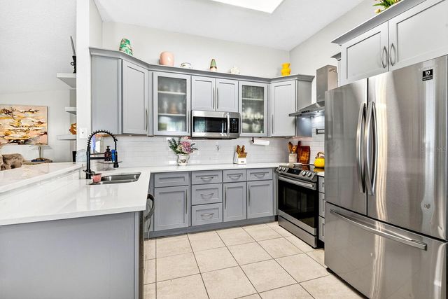 519 29TH AVENUE W, Bradenton, FL 34205